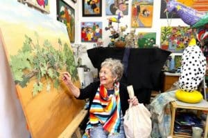 À 84 ans, ce peintre de Bergerac transforme les déchets en art