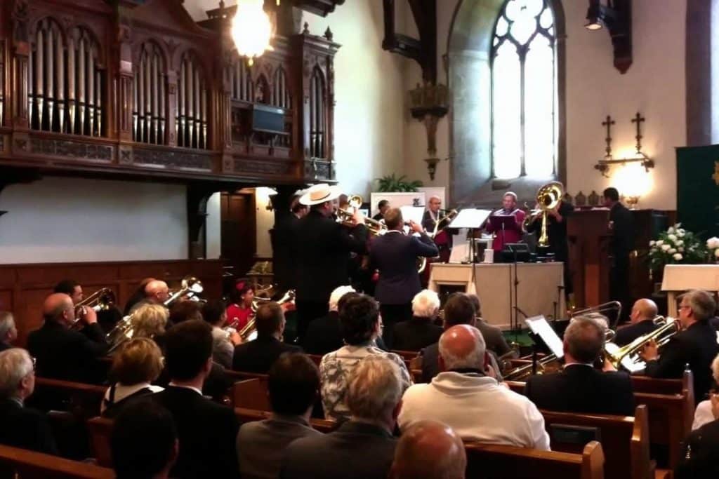 Coulaures sauve son patrimoine grâce à un concert de cuivres