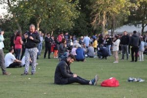 Un terrain baptisé Medhi Narjissi à Agen, 500 personnes rendent hommage